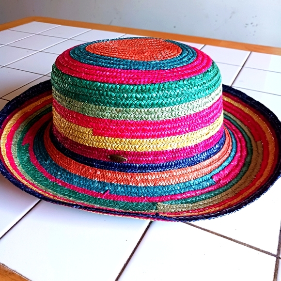 Vibrant straw hat by the Scala collection - Picture 4 of 4
